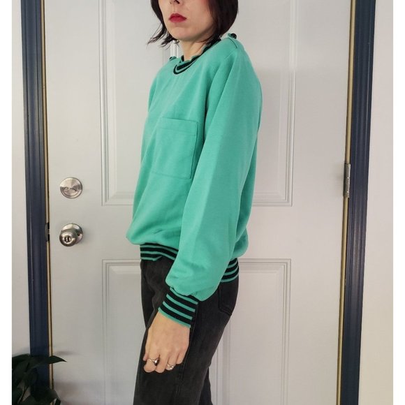 80s Green and Black Grew Neck Sweatshirt - Picture 2 of 4